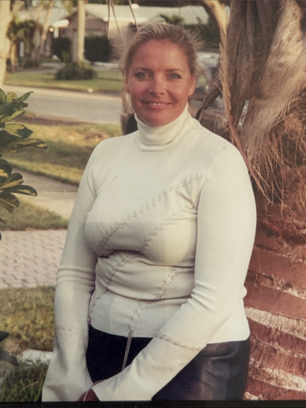 Cache Cream Turtleneck Sweater - Long Sleeve Knit Leather Trim